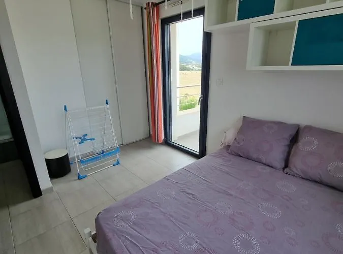 Joli T2 Dans Avec Parking Biguglia (Corsica)